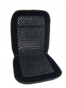 Mata koralikowa na fotel, obszyta welurem czarna